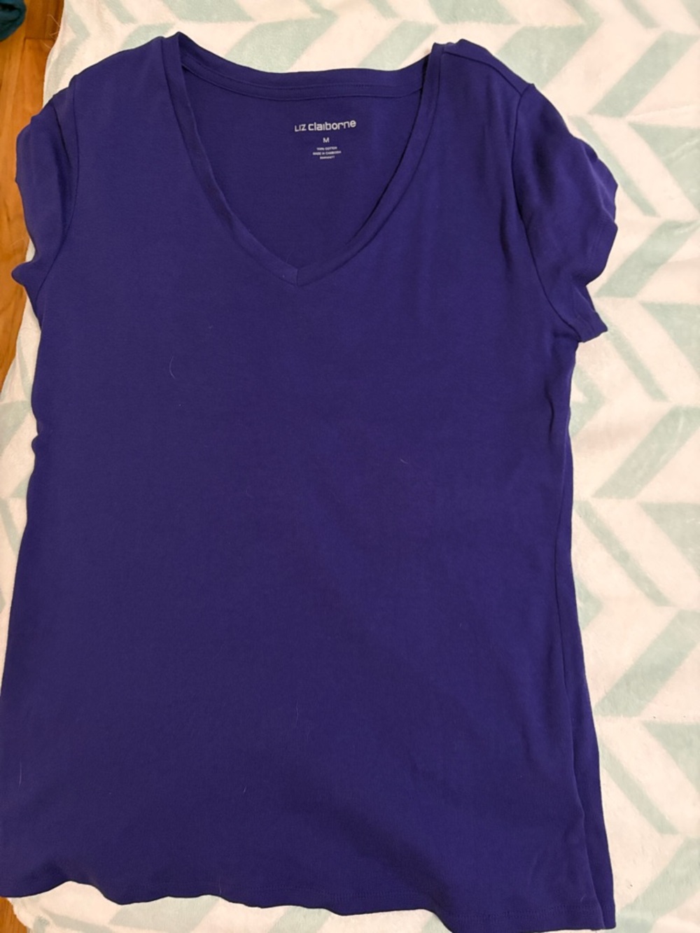 Liz Claiborne Short-Sleeve V-Neck Tee in Deep Purple
